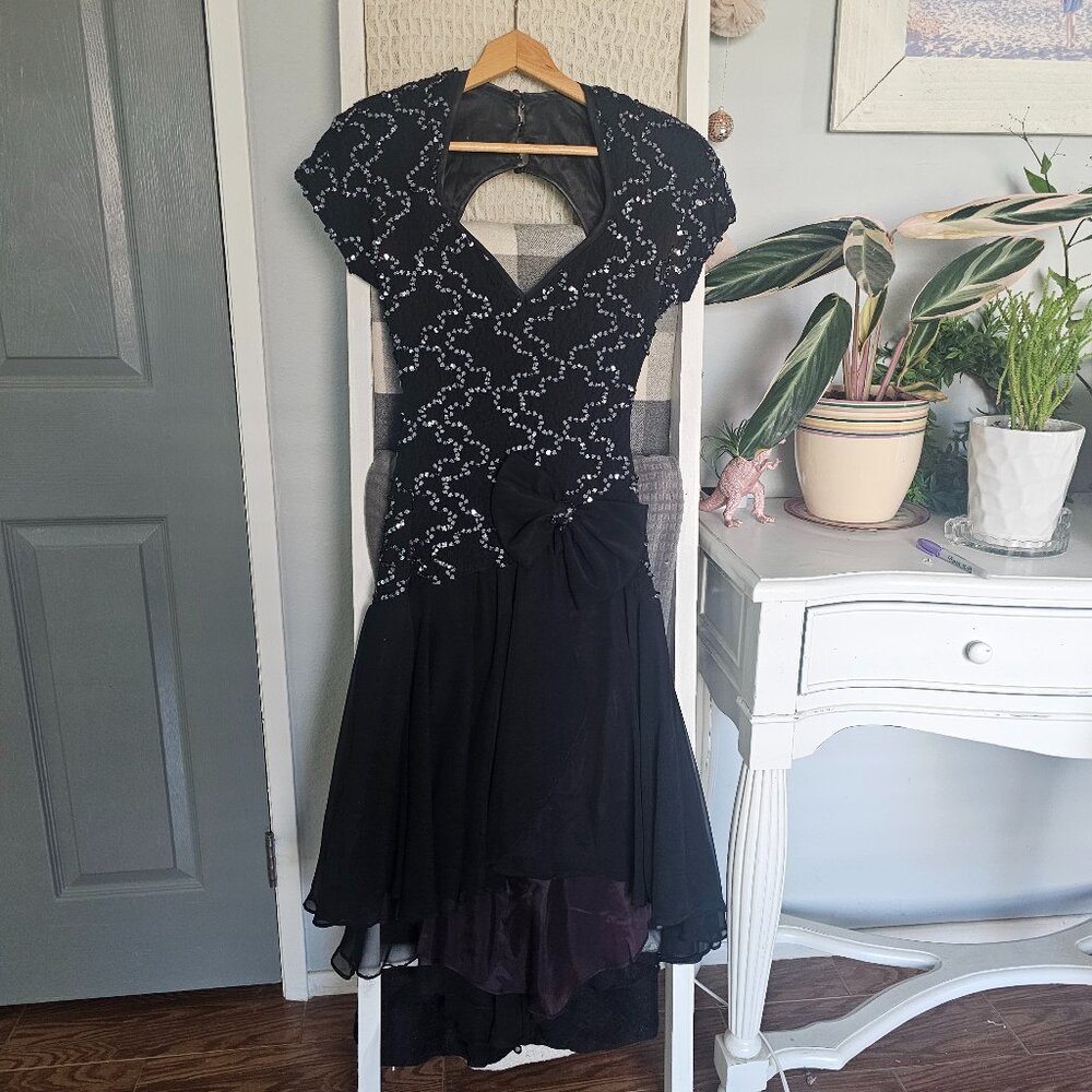 A La Carte California Vintage 80s Drop Waist Dress | Sz 5/6 | Black Lace & Seqin